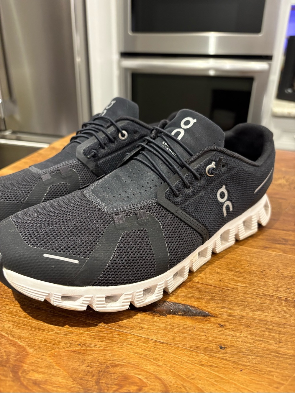 On Cloud Running Men's Black & White Cloudstyle Lightweight Sneakers